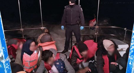 Dubrovački pomorski policajci u Egejskom moru spasili 36 migranata