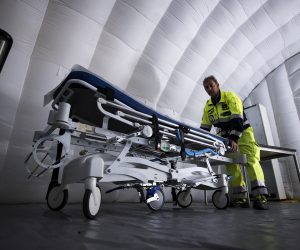 epa08247541 Emergency forces install an air dome equipped with medical supplies at Spallanzani hospital in case the number of people suffering from COVID-19 coronavirus increases, in Rome, Italy, 25 February 2020.  EPA/ANGELO CARCONI