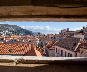 08.02.2020., Zidine, Dubrovnik - Gradski prizori sa zidina.
Photo: Grgo Jelavic/PIXSELL