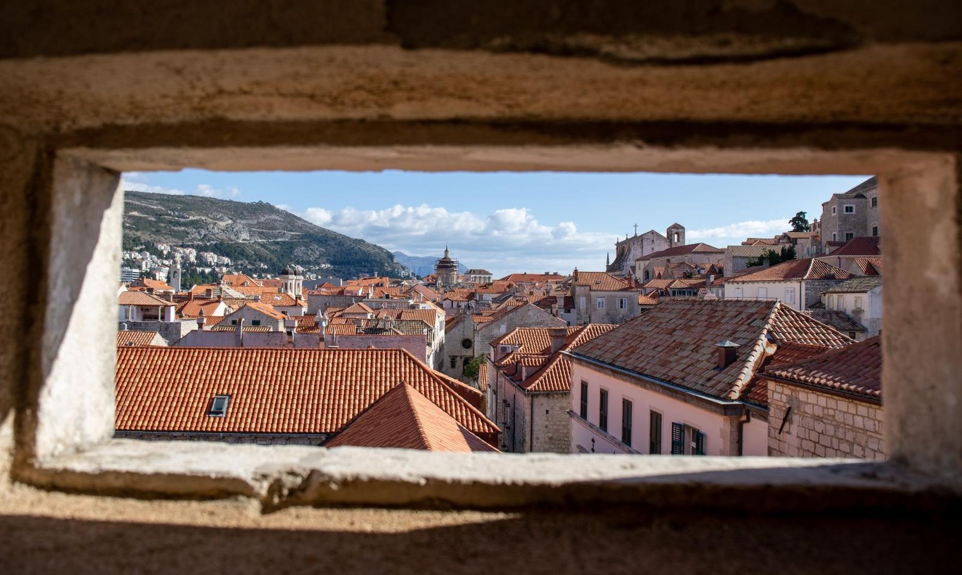 08.02.2020., Zidine, Dubrovnik - Gradski prizori sa zidina.
Photo: Grgo Jelavic/PIXSELL
