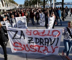 23.01.2020., Split - Gradjani organizirali miran mimohod kao reakciju na trostruko ubojstvo koje je nedavno zadesilo Split. Photo: Ivo Cagalj/PIXSELL