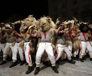 26.02.2017., Rijeka - Nastupom 110. grupe Halubajski zvoncari zavrsio je 34. medjunarodni Rijecki karneval. 
Photo: Goran Kovacic/PIXSELL