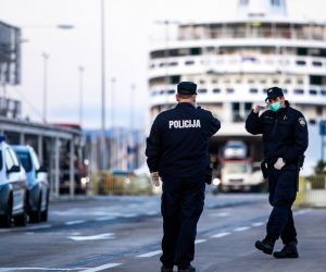 26.02.2020., Split - Trajekt iz Italije uplovio u Split pod posebnim mjerama zbog koronavirusa.
Photo: Milan Sabic/PIXSELL