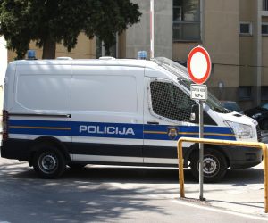 28.08.2019., Sibenik - Privodjenje osumnjicenih u policijsku postaju u Sibeniku. Photo: Dusko Jaramaz/PIXSELL