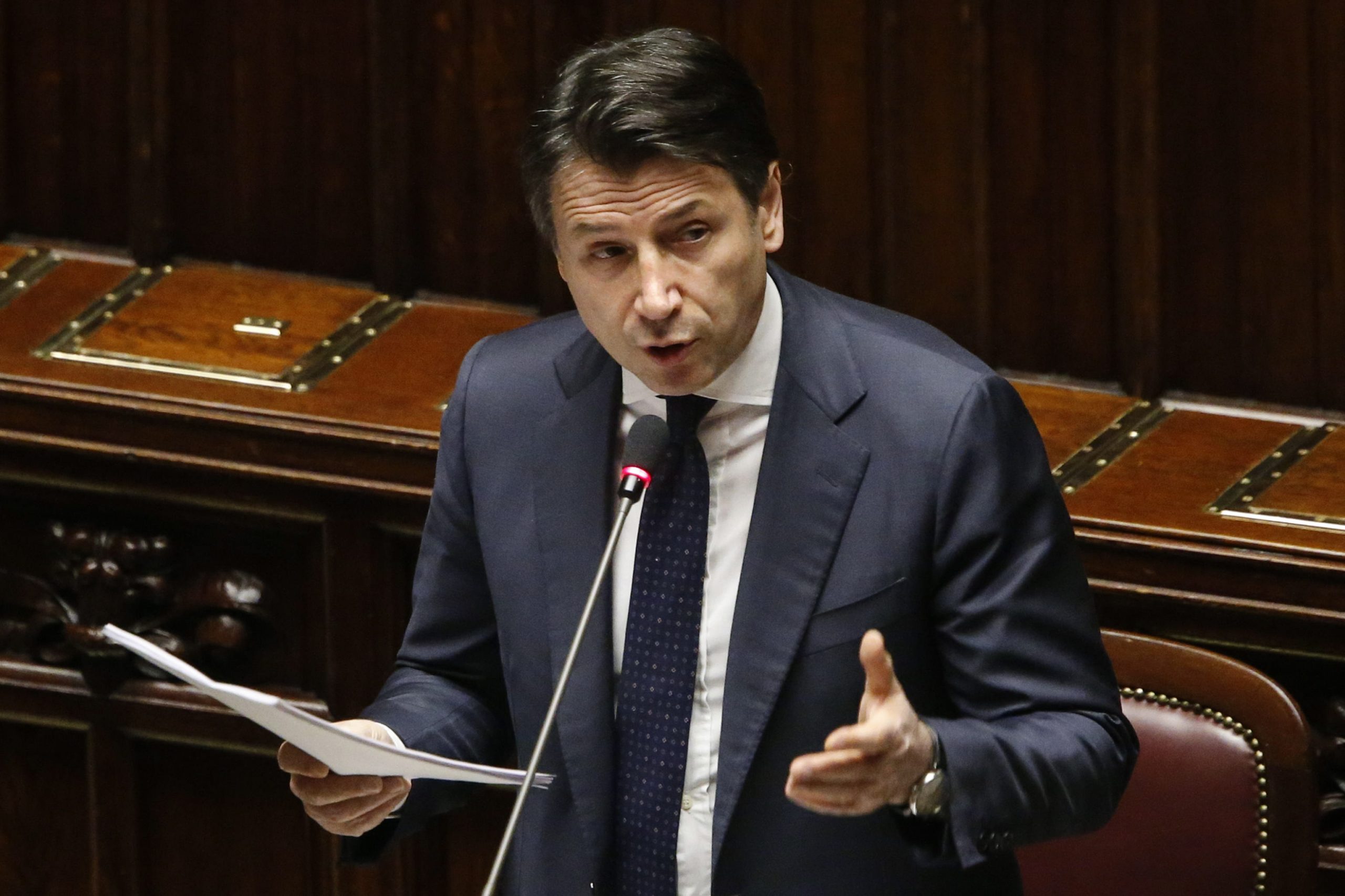 epa08322294 Italian Prime Minister, Giuseppe Conte, reports to the Parliament about the measures taken to counter the spread of the Coronavirus in Italy, Rome, Italy, 25 March 2020.  EPA/FABIO FRUSTACI