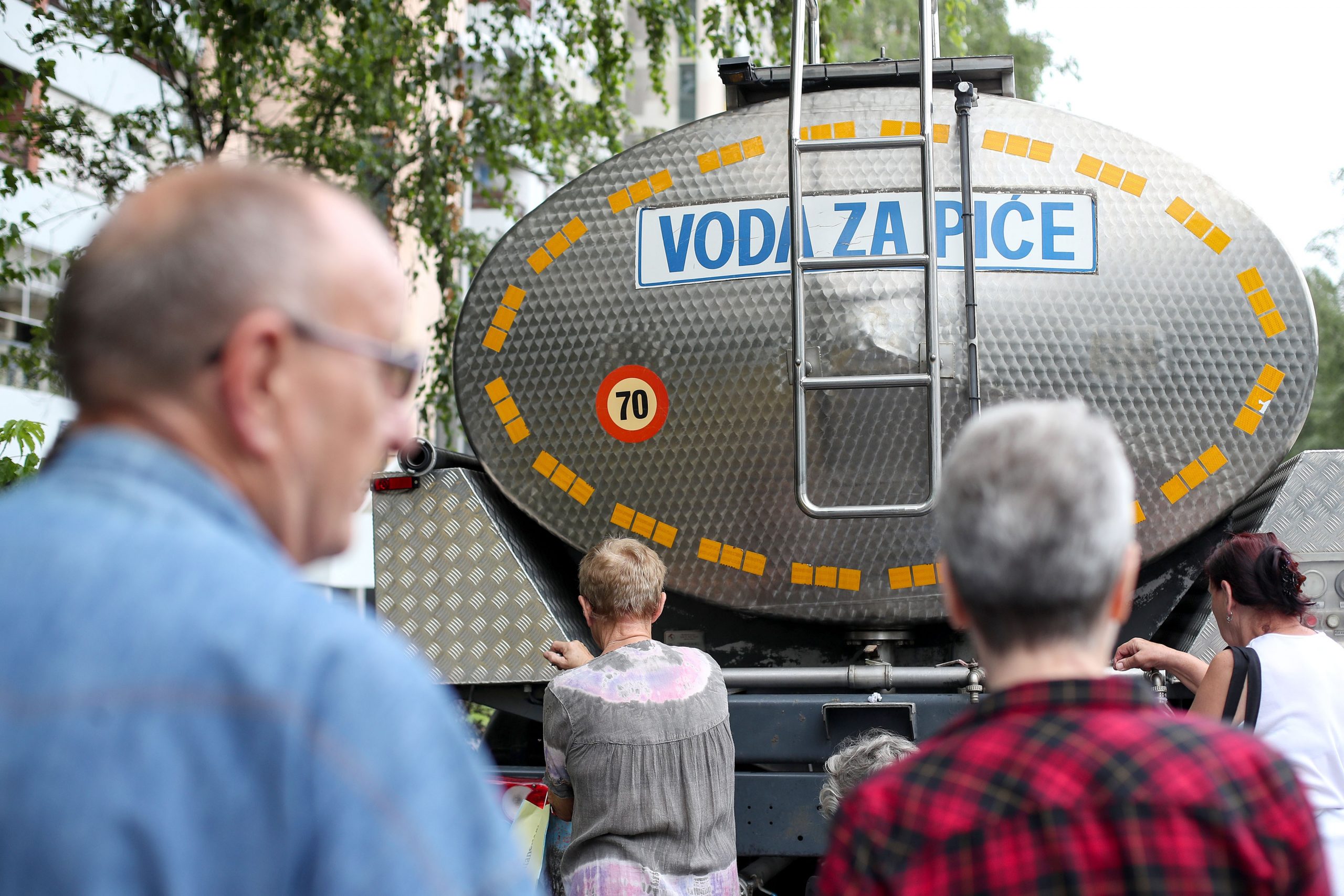 09.07.2019., Zagreb - Cisterna sa vodom u Novom Zagrebu koja opskrbljuje gradjane pitkom vodom.
Photo: Igor Kralj/PIXSELL