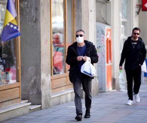 19.03.2020., Sarajevo, Bosna i Hercegovina - Dio gradjana Sarajevo odlucio se zasititi maskama protiv koronavirusa.
Photo: Armin Durgut/PIXSELL