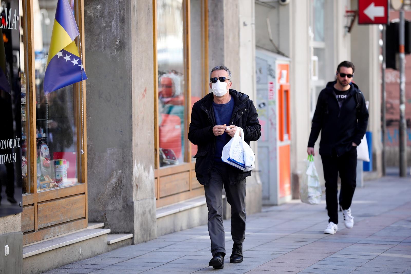 19.03.2020., Sarajevo, Bosna i Hercegovina - Dio gradjana Sarajevo odlucio se zasititi maskama protiv koronavirusa.
Photo: Armin Durgut/PIXSELL