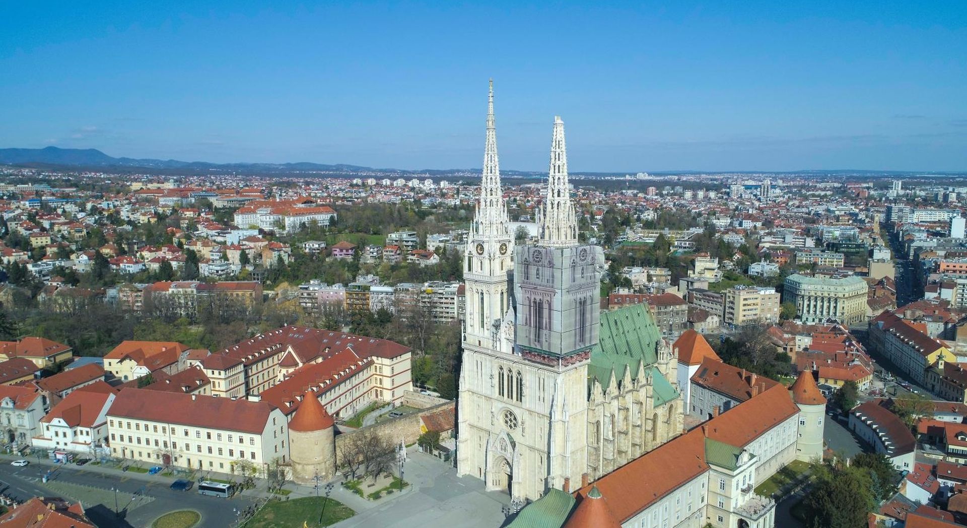 22.03.2020., Zagreb - Fotografija katedrale iz zraka nakon potresa 22. ozujka 2020. u kojemu je ostecen desni toranj i kriz. Photo: PIXSELL