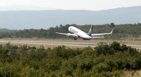 Zrakoplov iz Tunisa sa hrvatskim državljanima sletio na otok Krk