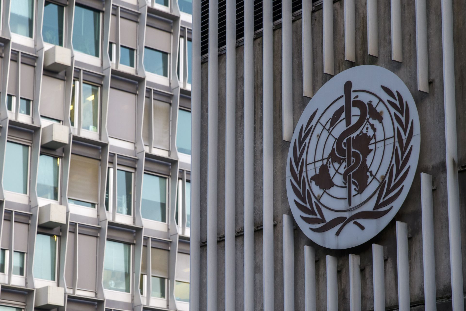 epa08363563 (FILE) - The logo and building of the World Health Organization (WHO) headquarters in Geneva, Switzerland, 22 January 2020 (reissued 15 April 2020). On 14 April, US President Donald Trump announced that he has instructed his administration to halt funding to the WHO.  EPA/SALVATORE DI NOLFI