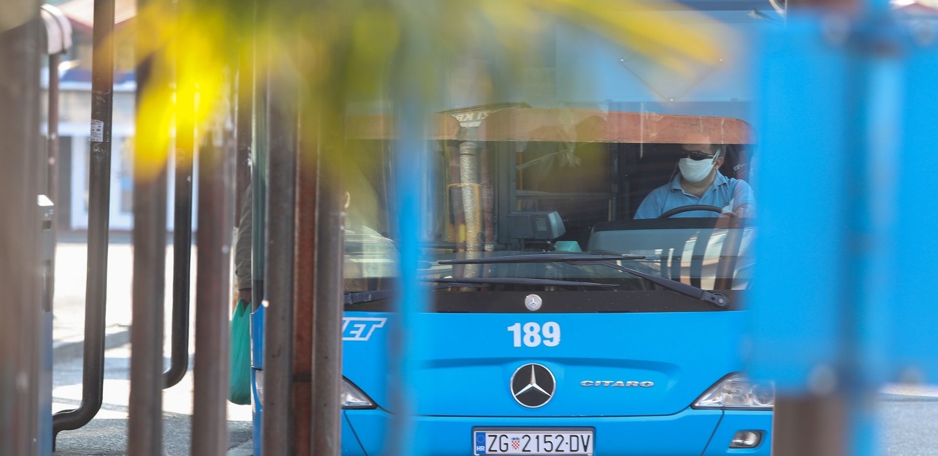 10.04.2020., Zagreb - Nakon ukidanja gradskog i medjugradskog prijevoza i uz uvodjenje nekoliko linija ZET-a okretiste Crnomerec sablasno je prazno. 
Photo: Luka Stanzl/PIXSELL