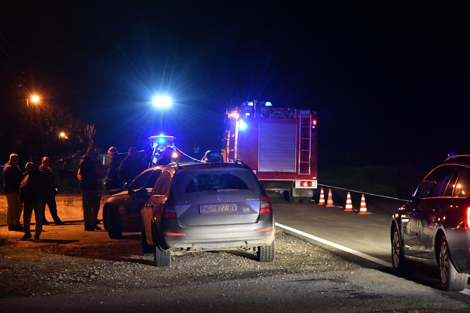 29.11.2019., Batrina - Oko 15.50 sati u Batrini, dogodila se prometna nesreca u kojoj su sudjelovali osobni automobil i traktor, a u kojoj je 58-godisnji vozac traktora smrtno strada. 
Photo: Ivica Galovic/PIXSELL
