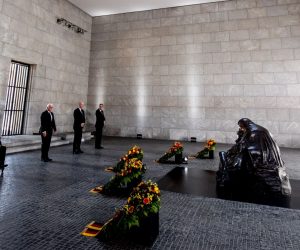 epa08409507 (L-R) German Chancellor Angela Merkel, President of the German Parliament Bundestag Wolfgang Schaeuble, German President Frank-Walter Steinmeier, President of the Federal Council Bundesrat in Germany Dietmar Woidke and the presiding judge of the German Federal Constitutional Court's second senate, Andreas Vosskuhle attend wreath laying ceremony to mark the 75th anniversary of the end of World War Two, at the Neue Wache Memorial in Berlin, Germany, 08 May 2020. Countries in Europe are commemorating the Victory in Europe Day, known as VE Day that celebrates Nazi Germany's unconditional surrender during World World II on 08 May 1945.  EPA/FILIP SINGER / POOL