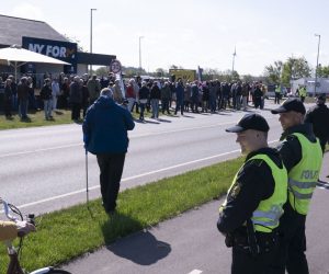 epa08427346 A demonstration to open the borders between Denmark and Germany, at the border crossing at Saed, near Toender, Denmark, 17 May 2020. Denmark closed its borders with Sweden and Germany as a restrictive measure during the lock-down to prevent the spread of coronavirus disease (COVID-19).  EPA/Claus Fisker  DENMARK OUT