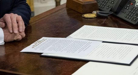 Trump potpisao uredbu kojom će ograničiti zaštitu društvenih mreža