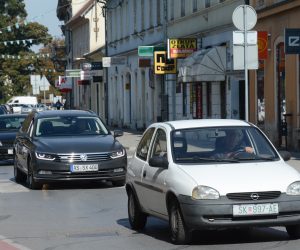 Sisak: Rimska ulica najprometnija je u gradu 04.10.2018., Sisak - Rimska ulica najprometnija je u gradu. Photo: Nikola Cutuk/PIXSELL