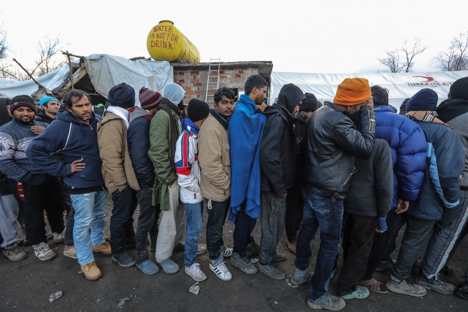 09.12.2019., Bihac - Izbjeglicki kamp na Vucjaku, migranti cekaju odluku Kantonalnih vlasti o preseljenju na novu lokaciju. Photo: Robert Anic/PIXSELL
