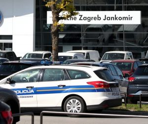 11.05.2020., Zagreb - Djelatnici servisa Porsche Inter Auto pronasli su improviziranu eksplozivnu napravu kod kotaca na jednom automobilu. Policija i pirotehnicari deaktivirali su bobmu. Photo: Igor Kralj/PIXSELL