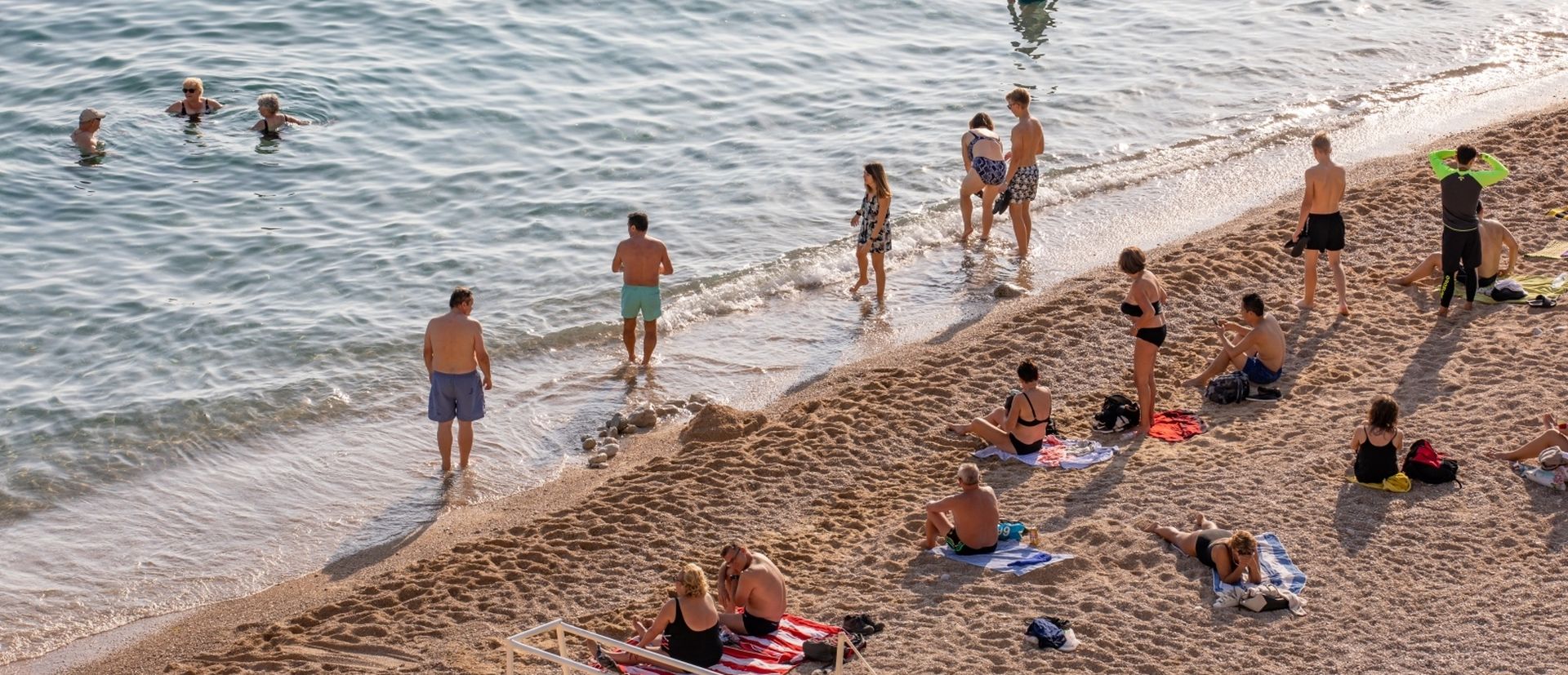17.10.2019.,PLaza Banje, Dubrovnik - Lijepo vrijeme s izrazito ugodnim temperaturama omogucuje kupanje u drugoj polovici Listopada.
Photo: Grgo Jelavic/PIXSELL