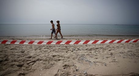 Grci pohrlili na plaže uz stroga pravila ponašanja