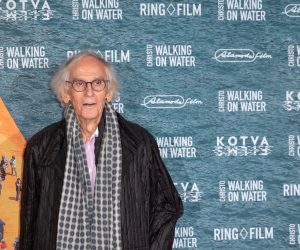 epa08456635 (FILE) - Bulgarian artist Christo poses on the red carpet for the movie premiere 'Christo Walking on Water' in Berlin, Germany, 26 March 2019 (reissued 31 May 2020). According to media reports, Christo has died aged 84.  EPA/HAYOUNG JEON *** Local Caption *** 55083659