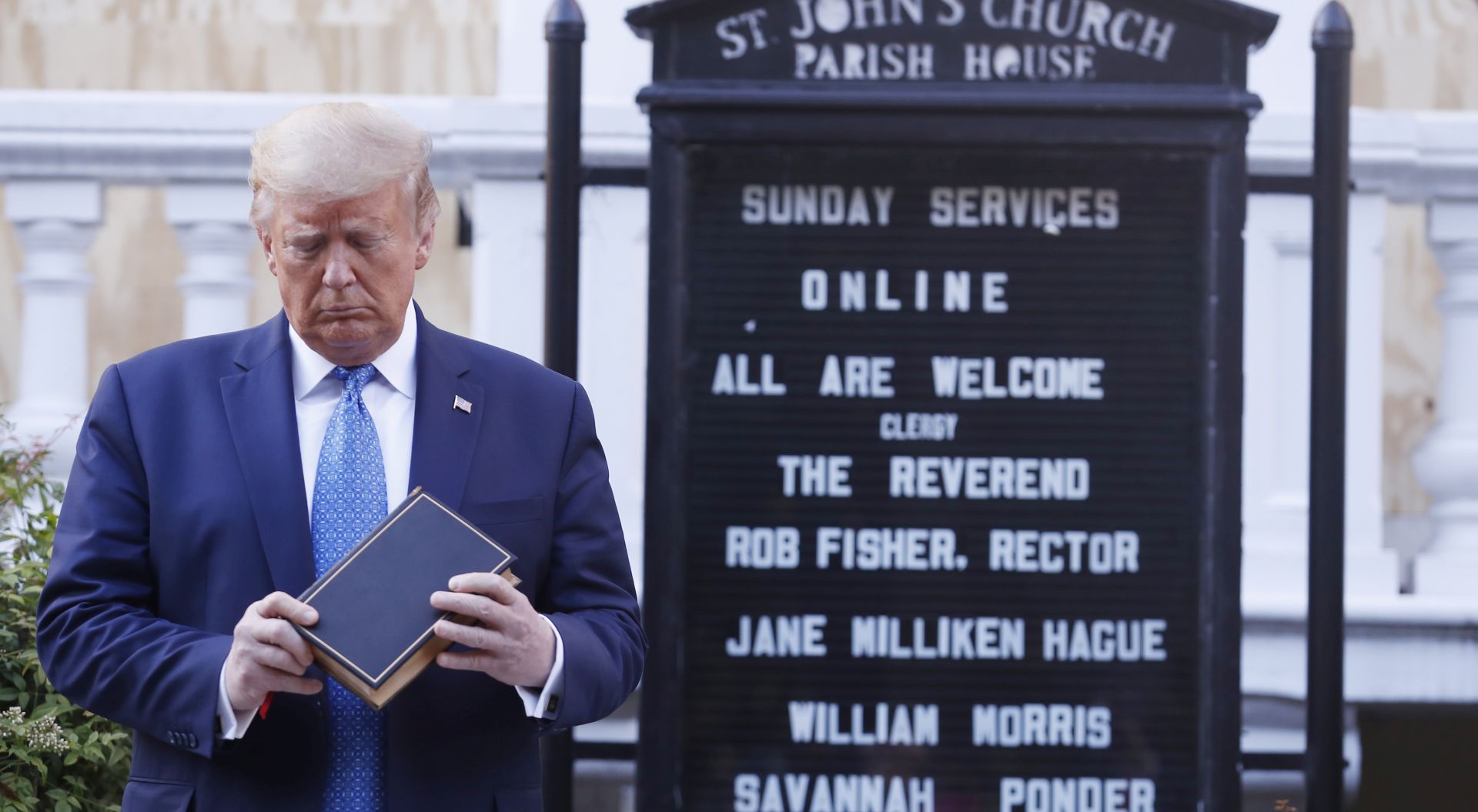 epa08459183 US President Donald J. Trump poses with a bible outside St. John's Episcopal Church after delivering remarks in the Rose Garden at the White House in Washington, DC, USA, 01 June 2020. Trump addressed the nationwide protests following the death of George Floyd in police custody.  EPA/SHAWN THEW