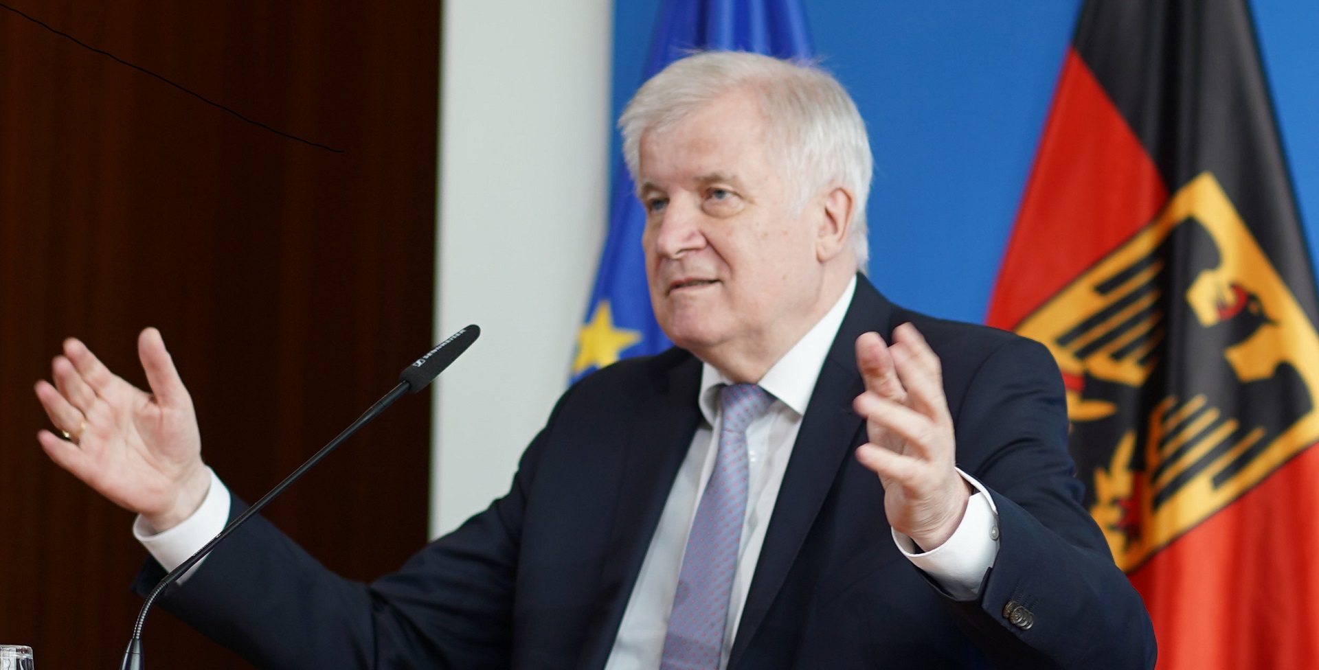 10 June 2020, Berlin: Germany's Interior Minister Horst Seehofer arrives for a press conference about the planned phasing out of internal border controls. Photo: Jörg Carstensen/dpa