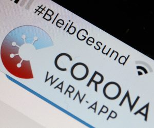 16 June 2020, North Rhine-Westphalia, Cologne: A general view of the official coronavirus warning app as it is displayed on the screen of a cellular phone. The app is designed to enable contact tracing of infected persons and thus shorten the infection chains. Photo: Oliver Berg/dpa