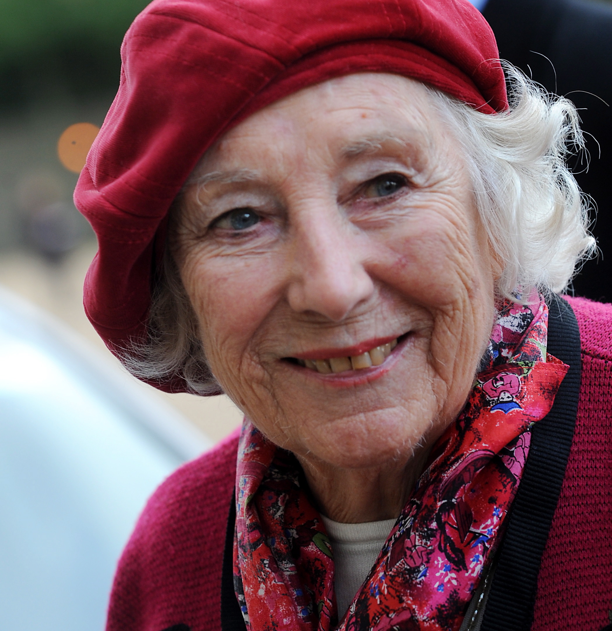 epa08492886 (FILE) - British singer Dame Vera Lynn arriving for the 2009 Poppy Appeal launch in central London, Britain, 22 October 2009. Dame Vera Lynn had died on 18 June 2020, aged 103.  EPA/ANDY RAIN *** Local Caption *** 01906486