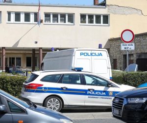 02.06.2020., Zagreb - Dojava o bombi u III. Policijskoj postaji Zagreb - PP Dubrava na Aveniji Dubrava. Photo: Borna Filic/PIXSELL