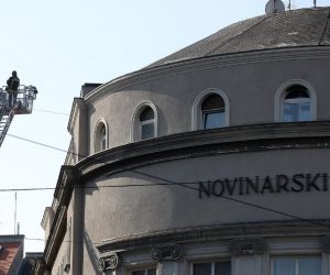 04.04.2020., Zagreb - Sanacija stete uzrovovane potresom na zagrebackim krovovima i proceljima zgrada.
Photo: Igor Kralj/PIXSELL