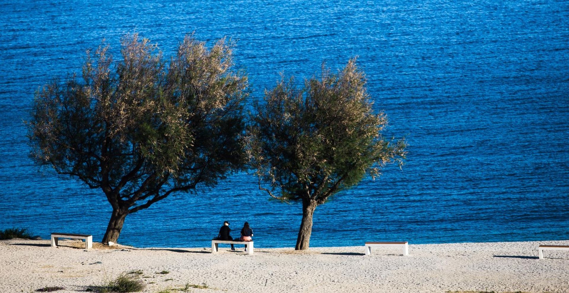 21.05.2020., Split - Plaze u Splitu jos uvijek su uglavnom prazne i bez turista unatoc popustanju mjera zastite od koronavirusa. Photo: Milan Sabic/PIXSELL