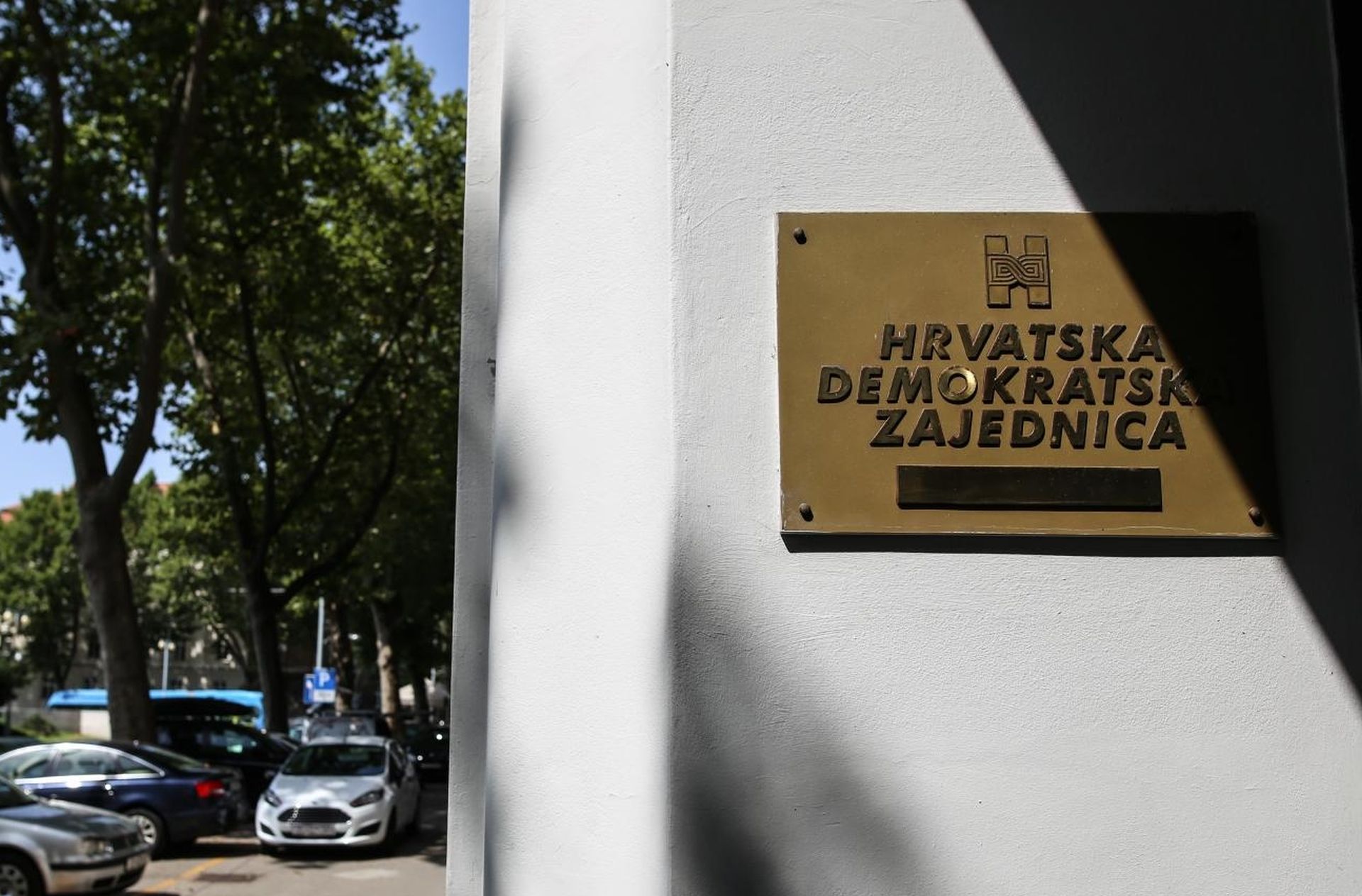 23.07.2016., Zagreb - Ploca za natpison Hrvatska demokratska zajednica na ulazi u sredisnjicu stranke. Photo: Igor Soban/PIXSELL