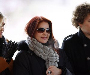 epa08542994 (FILE) - Priscilla Presley (C) stands between her grandchildren Riley Keough (L) and Benjamin Keough (R) during the celebration of what would have been entertainer Elvis Presley's 75th birthday near Graceland, Memphis, Tennessee, USA, 08 January 2010 (reissued 13 July 2020). Elvis Presley's grandson Benjamin Keough died at the age of 27, his mother's spokesperson announced on 13 July 2020.  EPA/LANCE MURPHEY *** Local Caption *** 01983504