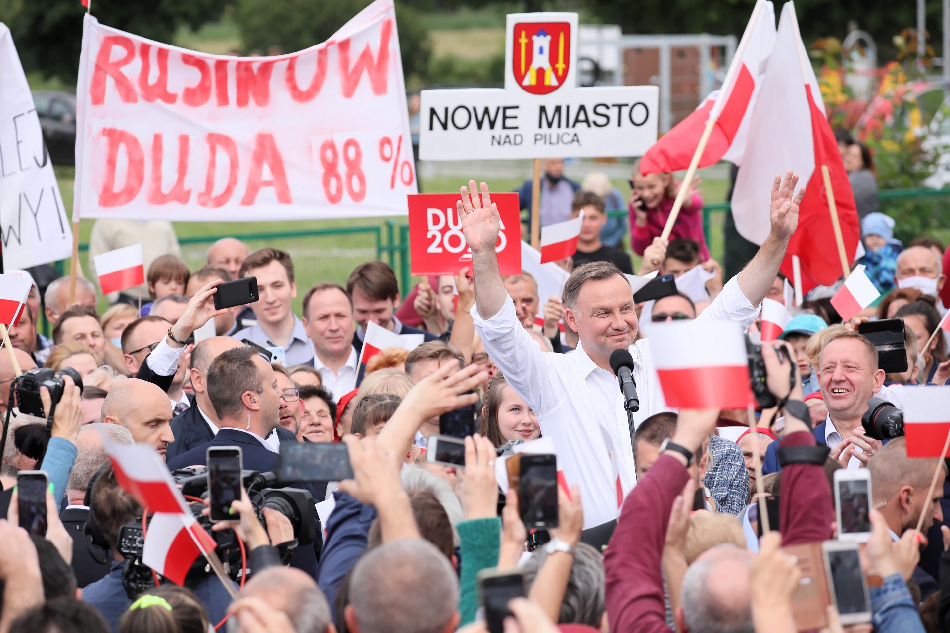 epa08543736 Polish President Andrzej Duda attends his meeting with local residents in Odrzywol village, east-central Poland, 13 July 2020.
Andrzej Duda has been re-elected as the country's president, the right-wing politician will lead Poland for a second term, as he won 51.21 percent of the vote, while opposition candidate Rafal Trzaskowski received 48.79 percent, Poland's National Electoral Commission announced on 13 July 2020.  EPA/Leszek Szymanski POLAND OUT