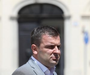 07.07.2020., Zagreb - Dario Hrebak objavio je ispred Banskih dvora da je premijeru Plenkovicu dao potpis za formiranje Vlade. Photo: Patrik Macek/PIXSELL