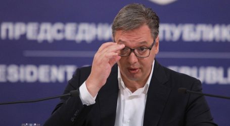 Aleksandar Vučić tvrdi da će za 20 dana pobijediti koronavirus, a prije izbora se hvalio da ga je osobno iskorijenio