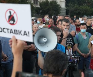 10, July, 2020, Belgrade - Protest of citizens in front of the Assembly of Serbia. . Photo: Stefan Tomasevic/ATAImages

10, jul, 2020, Beograd - Protest gradjana ispred Skupstine Srbije. . Photo: Stefan Tomasevic/ATAImages