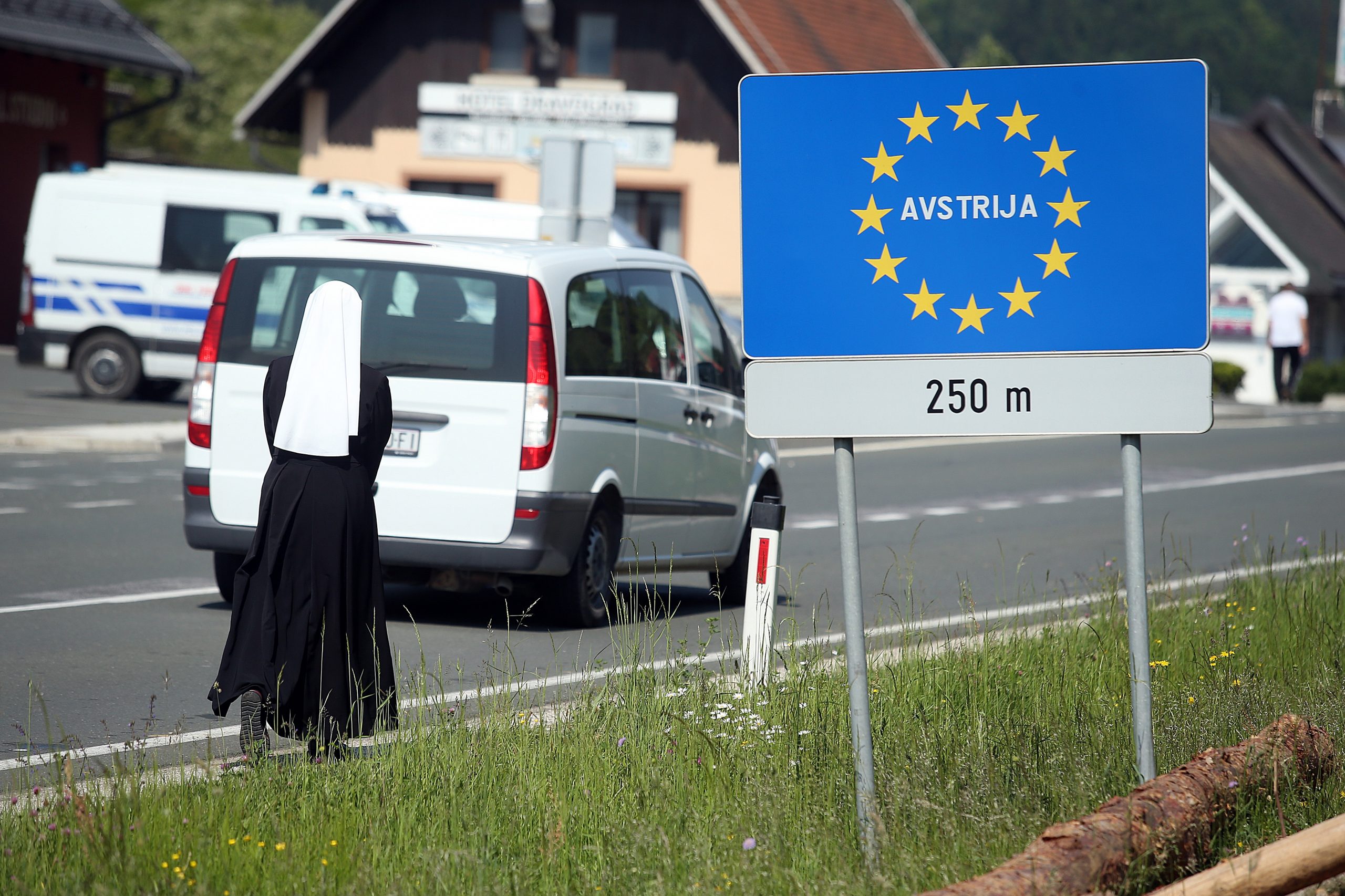 12.05.2018., Bleiburg, Austrija - Austrijska policija je zbog komemoracije na Bleiburgu uvela dodatnu kontrolu na Slovensko-Austrijskoj granici zbog cega se stvorila velika guzva. 
Photo: Goran Stanzl/PIXSELL