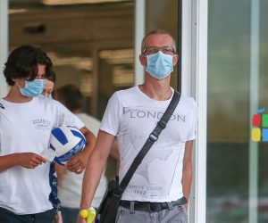 12.07.2020., Zagreb - Gradjani nose maske u shoping centrima, a koje ce uskoro i biti obavezne zbog porasta zarazenih Covidom 19. 
 Photo: Matija Habljak/PIXSELL