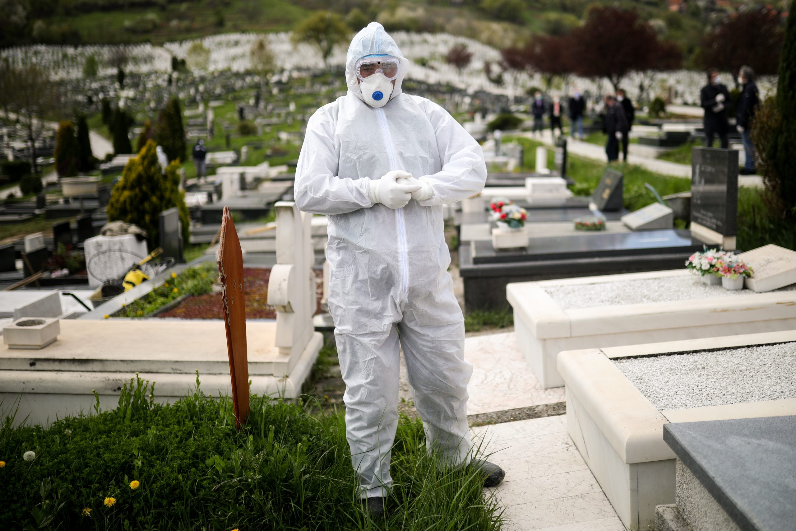22.04.2020., Sarajevo, Bosna i Hercegovina - Na sarajevskom groblju Bare, odrzana je sahrana pacijenta koji je preminuo od Covid-19 virusa.
Photo: Armin Durgut/PIXSELL