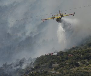 Šibenik , 3.08.2020. Požar u Kaštel Sučurcu.
foto HINA/ Mario STRMOTIĆ/ ms