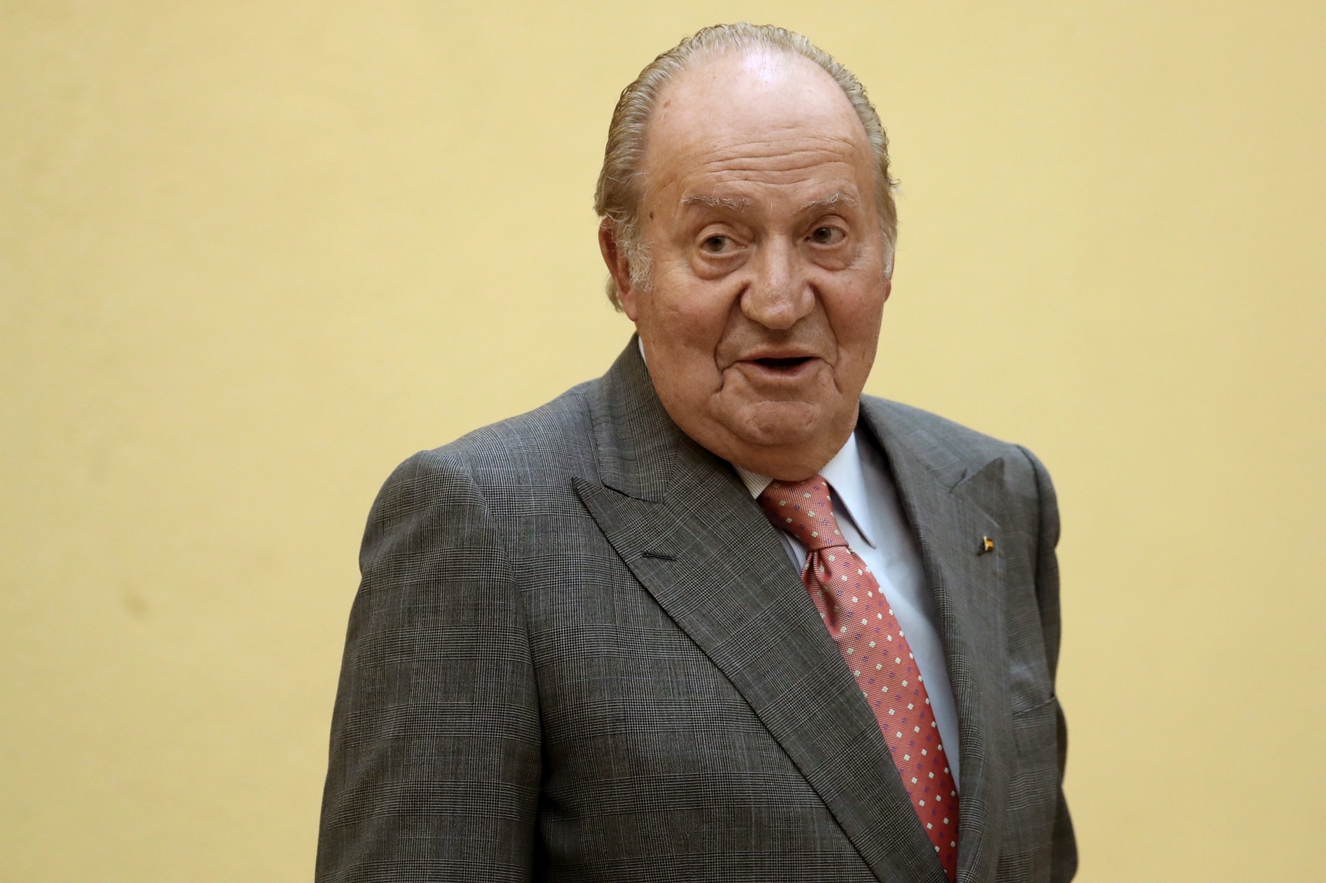 epa08582268 (FILE) - Spain King Juan Carlos I arrives for a meeting of the COTEC Foundation patronage at the Palace of El Pardo in Madrid, Spain, 31 May 2017 (reissued on 03 August 2020). Spanish Royal Household has announced that Emeritus King Juan Carlos I has proclaimed his intended decision to move abroad so as to not interfere in the image of the Spanish monarchy due to his alleged implication in a Swiss offshore account investigation. EFE/Sergio Barrenechea  EPA/Sergio Barrenechea