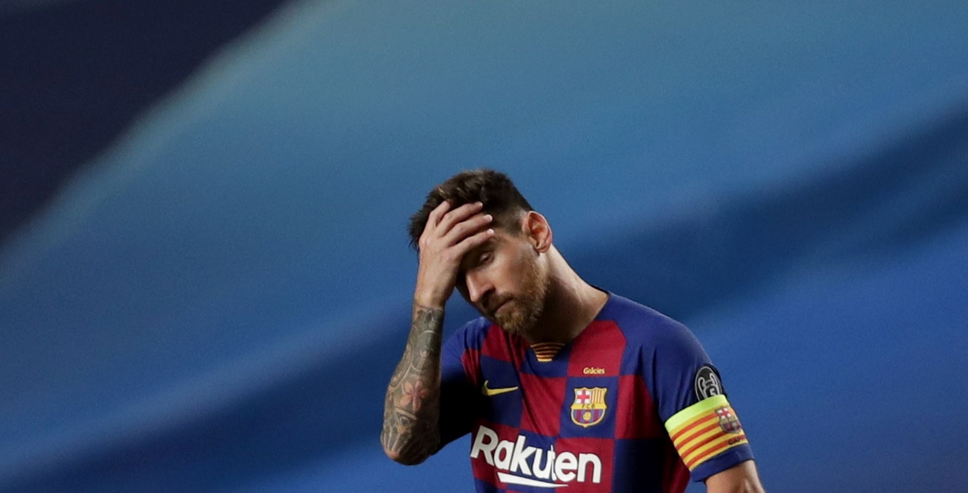 epa08604432 Lionel Messi of Barcelona reacts during the UEFA Champions League quarter final match between Barcelona and Bayern Munich in Lisbon, Portugal, 14 August 2020.  EPA/Manu Fernandez / POOL