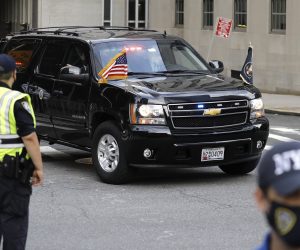 epa08604523 US President Donald J. Trump's motorcade departs New York Presbyterian Hospital in New York, New York, USA, 14 August 2020. 
President Trump was here to visit his younger brother, Robert Trump, 72, who according to the White House is seriously ill. President Trump was not transported in the the traditional 'Beast' Limousine.  EPA/Peter Foley