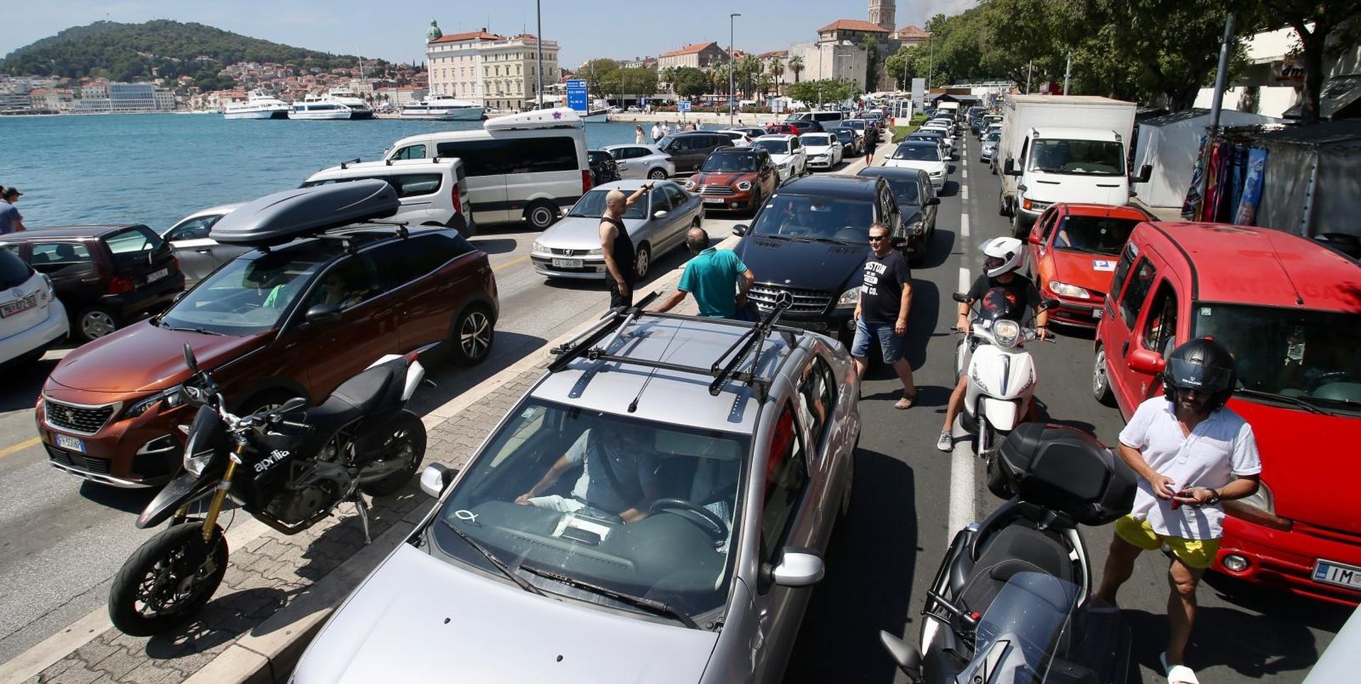 03.08.2020., Split - Blokada prometa u gradskoj luci prosle je godine bila svakodnevnica. Danas je nastala djelomicno zbog pozara na rivi. Photo: Ivo Cagalj/PIXSELL
