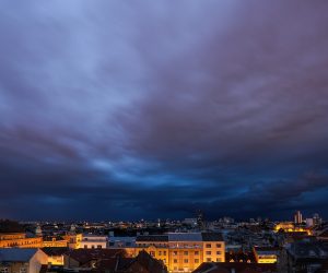 04.08.2020., Zagreb - Olujni oblaci nadvili su se nad grad te donjeli osvjezenje.
Photo: Borna Filic/PIXSELL
