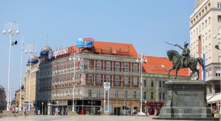 FOTO: Udarni turistički vikend ispraznio Zagreb i usporio inače užurbani tempo u centru