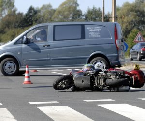 03.10.2011., Cakovec - Zbog pada na motoru motociklist zadobio teze tjelesne ozljede te je prevezen u bolnicu.
Photo: Vjeran Zganec-Rogulja/PIXSELL